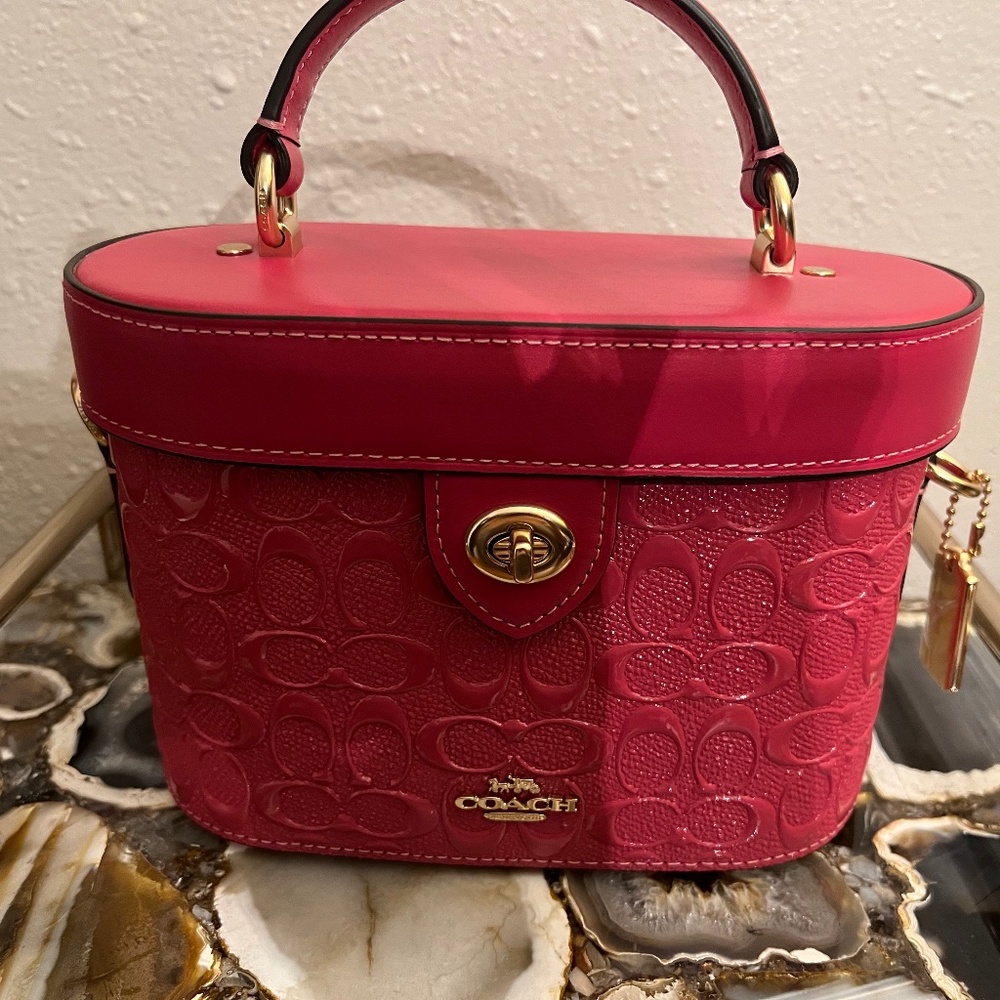 Brand New Coach Kay Crossbody Signature Embossed